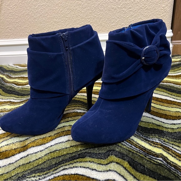Velvet Platform Booties- NWOT - Picture 3 of 11